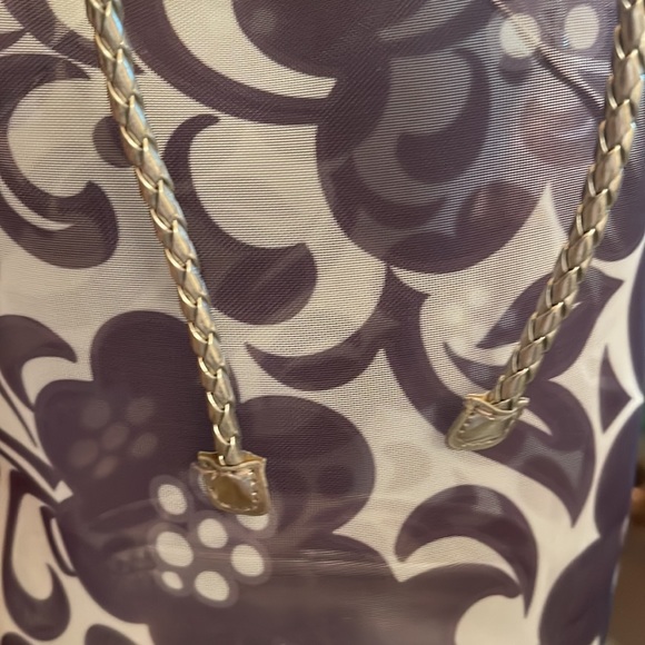 Vera Bradley nylon bag trimmed in silver accent. Bag size is11X8. Pre owned - Picture 4 of 8